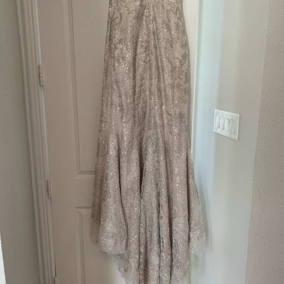 David’s Bridal Wedding Dress size 14 - Picture 4 of 9